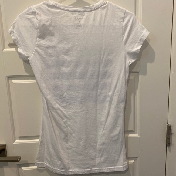 2/$18 Reebok Workout Shirt T-Shirt White and Purple Size S - Picture 2 of 3
